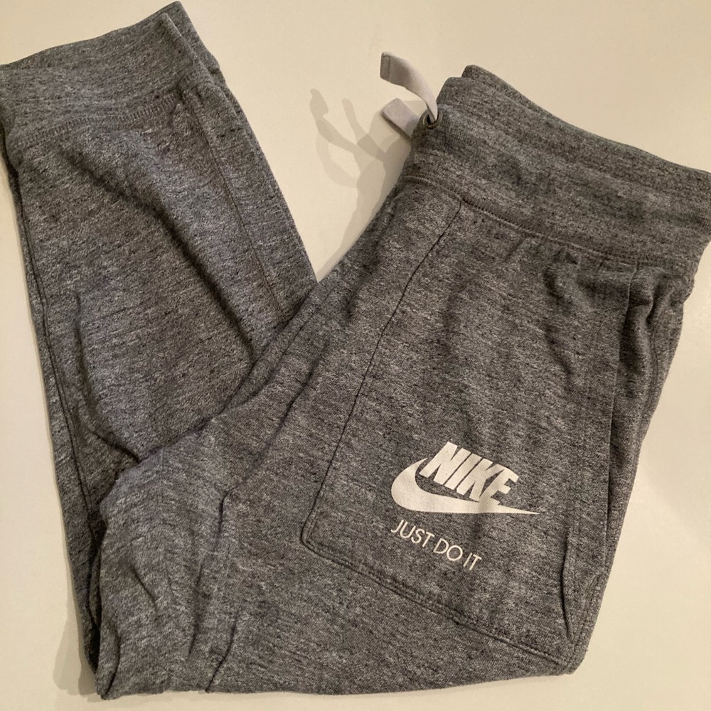 Nike Cropped Joggers Small